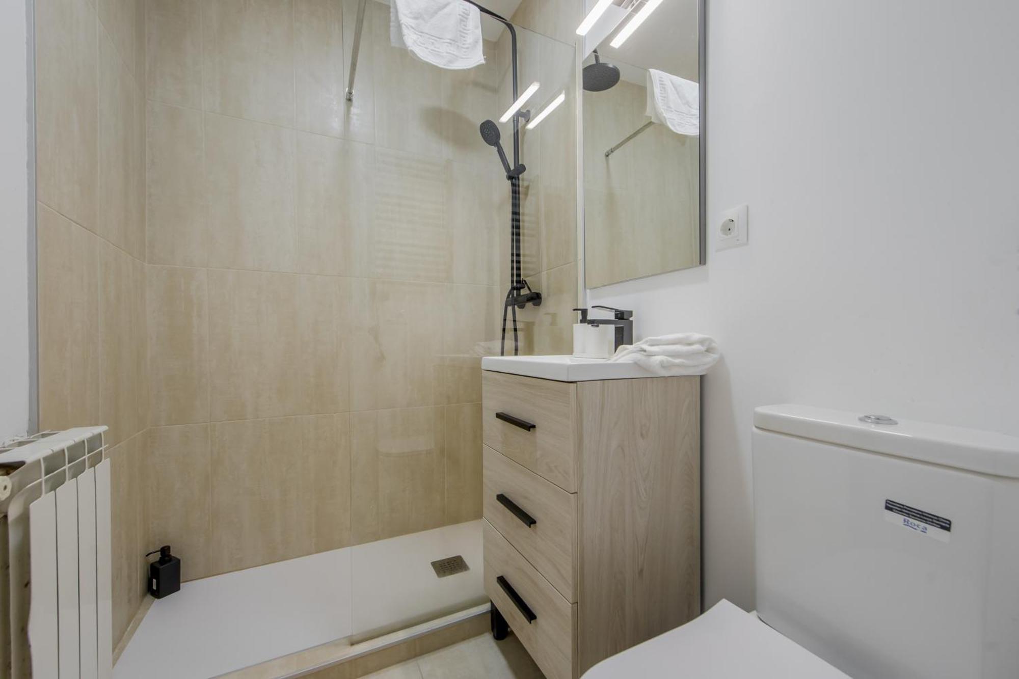 Premium Apt Para 9Pax En Calle Olmo - Centro De Madrid E1 Экстерьер фото